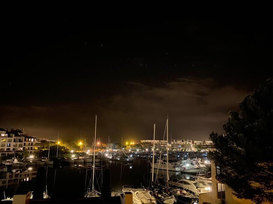 Apartamento L'Atelier Marin Sur Le Port Des Marines Cogolin Exterior foto